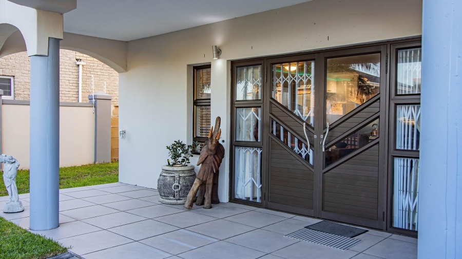 3 Bedroom Property for Sale in De Kelders Western Cape